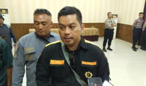 Ketua aksi demo, Asep Rohmat mengonfirmasi bahwa masyarakat terdampak Tol Cisumdawu bakal tetap gelar aksi demo hingga Bupati Sumedang, Doni Ahmad Munir tandatangani Surat Rekomendasi. Jabar Ekspres/Dedi Suhandi.