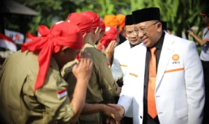 Punya Jasa Besar, PKS Jabar Beri Penghargaan Petugas Ambulan di HUT RI ke-78 Punya Jasa Besar, PKS Jabar Beri Penghargaan Petugas Ambulan di HUT RI ke-78