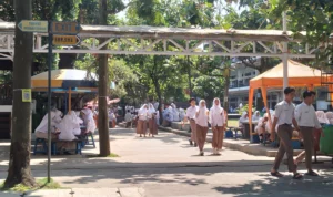 Aktivitas siswa-siswi Yayasan Pendidikan Al Masoem saat jam istirahat berlangsung. (Yanuar/Jabar Ekspres)