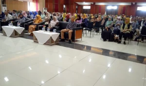Ratusan UMMK di Kota Cimahi mengikuti sosialisasi perizinan dan akses permodalan mikro, di Techno Park, Kamis (24/8).