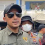 Ratusan Jiwa Alami ISPA, Hengky Kurniawan Relokasi Warga ke Tempat yang Jauh dari Asap Bupati Bandung Barat Hengky Kurniawan usai meninjau Posko Kesehatan korban dampak asap kebakaran TPA Sarimukti. Sabtu (26/8). Foto Jabarekspres