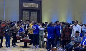 Zulhas Peluk Cak Imin Agar Tidak Lepas dari Koalisi
