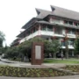 Institut Teknologi Bandung (ITB) telah mengeluarkan permintaan maaf resmi dalam menghadapi polemik dugaan kampanye LGBT yang terkait dengan formulir online kegiatan Penyambutan Mahasiswa Baru (PMB) Tahun Ajaran 2023/2024.