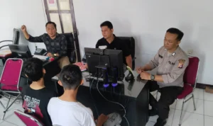 Pelaku pengeroyokan dan pengrusakan mobil di Jalan Baru Ciaul Cikole Sukabumi. Sumber: Istimewa.
