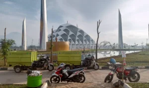 Pemeliharaan Masjid Al Jabbar Telan Biaya Rp 35 Miliar Kebereadaan Masjid Al Jabbar Kota Bandung yang kini jadi daya tarik wisatawan ternyata punya biaya besar untuk pemeliharaan.