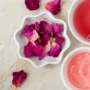 10 Khasiat Tersembunyi Air Mawar untuk Kecantikan Kulit Wajah