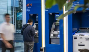 BRI Padukan Phygital untuk Kenyaman Layanan Kepada Nasabah Melalu kobsep Hybrid Bank, PT Bank Rakyat Indonesia atau BRI terus memperluas jangkauan layanan hingga ke wilayah pelosok.