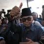 Pengacara Panji Gumilang, Hendra Effendy sebut kliennya memiliki jutaan pendukung dan berharap tak ada konflik usai penahanan. ANTARA/Reno Esnir.