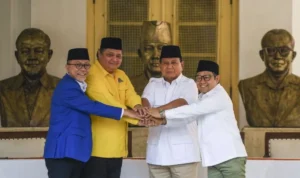 Mantap Jadi Capres, Prabowo Subianto: Kita Hanya Bisa Jadi Negara Maju Kalau Ada Persatuan Indonesia! Prabowo Subianto mantap maju sebagai Capres pada Pilpres 2024 dan mengatakan negara maju jika ada persatuan Indonesia. ANTARA/Galih Pradipta/YU.