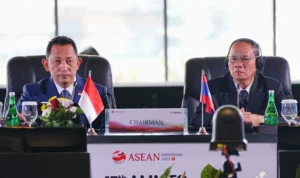 Indonesia Hands Over The Chairmanship of the 18th AMMTC to Laos