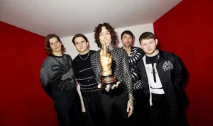 Tidak bisa dihentikan oleh antusiasme para penggemar, band rock kenamaan Bring Me The Horizon (BMTH) mengumumkan penambahan jadwal konser di Jakarta, Indonesia.