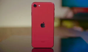 Misteri iPhone SE Generasi ke-4 Terungkap: Desain Mirip iPhone 14 dan Port USB Type-C Muncul! Kabar mengenai iPhone SE generasi ke-4 kembali meramaikan dunia maya dengan bocoran menarik. Berdasarkan informasi terbaru yang muncul