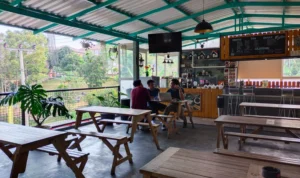 Tak Hanya Tawarkan Lingkungan Alam, Ada Makna Filosofis Dibalik Nama Cafe Teras Kiara Sumedang Tak Hanya Tawarkan Lingkungan Alam, Ada Makna Filosofis Dibalik Nama Cafe Teras Kiara Sumedang