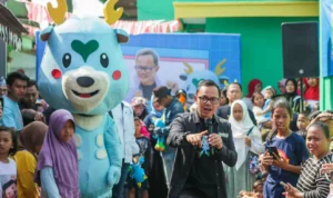 Gebrakan Teranyar Bangkitkan Perekonomian Warga di Kampung, Bima Arya: Insya Allah Bisa Meningkatkan Kesejahteraan! Wali Kota Bogor, Bima Arya dalam rangkaian Local Pride Festival di Kelurahan Tanah Baru, Kecamatan Bogor Utara, Kota Bogor. (Yudha Prananda / Jabar Ekspres)