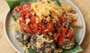Cocok untuk Makan Siang! Resep Buntut Goreng Kremes Sambal Balado Resep Buntut Goreng Kremes Sambal Balado
