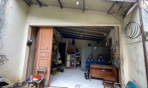 Miris! Kondisi Pos Sektor Damkar Cileunyi Nebeng Di Garasi Rumah ukuran 4x4 Meter, Tidak Ada Toilet. Foto Agi Jabarekspres