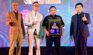 JNE Raih Penghargaan PR Person Awards di Ajang Indonesia Public Relations Summit 2023