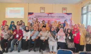 Pengajar PAUD di Kelurahan Sukamaju, Cilodong saat melakukan kegiatan di Kelurahan Sukamaju, Cilodong. Rubiakto/JE