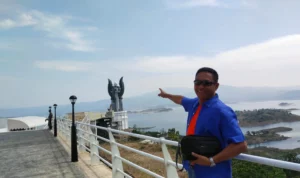 Samarinda (58) saat menghadiri peresmian Menara Kujang Sapasang di Kawasan Waduk Jatigede Kabupaten Sumedang. (Je/dedis)