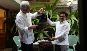 Cak Imin Mendeklarasikan Kemungkinan Bergabungnya Ganjar Pranowo ke Barisan Koalisi PDIP Ketua Umum Partai Kebangkitan Bangsa (PKB), Muhaimin Iskandar atau yang akrab disapa Cak Imin, mengungkapkan adanya sinyal ajakan dari Ganjar Pranowo untuk bergabung ke dalam koalisi partai pendukungnya dalam Pilpres 2024.