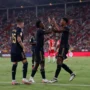 Pemain Real Madrid saat merayakan gol ketiga melawan Almeria (20/3).