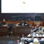 Ketua Tim Pansus Raperda tentang Transportasi DPRD Kota Bogor, Edy Darmawansyah dan Wakil Ketua III DPRD Kota Bogor, M. Rusli Prihartevy bersama jajaran saat memimpin rapat kerja bersama jajaran Pemkot Bogor.