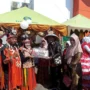 Kades Ciherang Sulap Limbah Jadi Kostum di Fashion Show Sultan