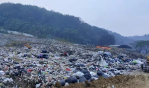 Mulai Membuahkan Hasil, Operasi Water Bombing TPST Sarimukti Terus Dilanjutkan / Istimewa
