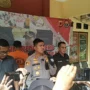 Kapolres Sukabumi, AKBP Maruly Pardede (tengah) saat melakukan konferensi pers soal kasus kekerasan terhadap anak.