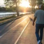 7 Manfaat Jalan Kaki di Pagi Hari, Bisa Turunkan Berat Badan?