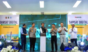 Ridwan Kamil Resmikan Samsat Digital di Terminal Leuwi Panjang Ridwan Kamil Resmikan Samsat Digital di Terminal Leuwi Panjang