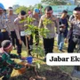 Polrestabes Bandung Lakukan Penghijauan Tanam 1500 Pohon