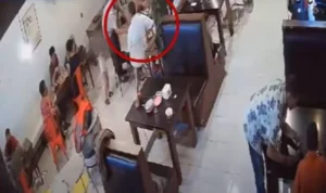 Seorang dokter di makassar tampar anak saat main catur