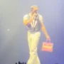 Fans Hoki Banget! Drake Bagikan Tas Branded Hermes yang Harganya Setara dengan Mobil