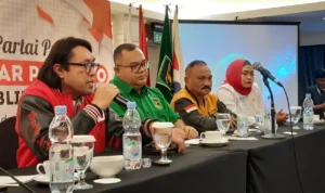 Sejumlah partai pengusung bakal calon presiden, Ganjar Pranowo di Jawa Barat berkumpul dan bersilaturahim di Hotel El Royale, Jalan Merdeka, Kota Bandung, Jumat (4/8).