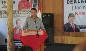 Di Pangandaran, TB Hasanuddin Tegaskan Ganjar Pranowo Adalah Pilihan Terbaik Jadi Pengganti Jokowi Koordinator Nasional Jaringan Rakyat Untuk Ganjar (JURAGAN) Mayjen TNI (p) TB Hasanuddin menghadiri Roadshow Deklarasi Relawan Juragan di Pangandaran, Jawa Barat, Rabu (2/8).