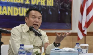 Anggota Komisi I DPR RI Mayjen TNI (p) TB Hasanuddin mendesak hukum berat pelaku pembunuhan dan meminta TNI Harus Selektif Pilih Anggota Paspampres.