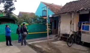 Fenomena Langka! Hujan Hanya Mengguyur Satu Rumah di Tasikmalaya Kejadian langka dan mengejutkan terjadi di Kampung Margalaksana, Kelurahan Kahuripan, Kecamatan Tawang, Kota Tasikmalaya pada Sabtu (5/8/2023).