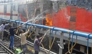 Kebakaran Kereta di India Menelan 10 Korban Jiwa Kebakaran Ketera di India Menelan 10 Korban Jiwa (Istimewa)