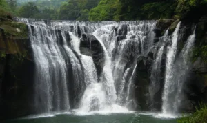 Tempat Wisata Curug Malela Bandung, Hidden Gem dengan Eksotisme Alam yang Sangat Menakjubkan!