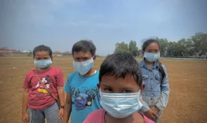 Imbas Asap Kebakaran TPA Sarimukti, Penderita ISPA Bertambah hingga 305 Warga!