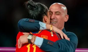 Presiden RFEF Akhirnya Meminta Maaf Terkait Cium Pemain Putri Timnas Spanyol presiden rfef minta maaf