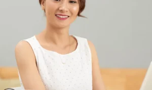 Tampil Glowing Saat Bekerja, Ini 9 Tips untuk Memancarkan Keindahan Alami Wajahmu