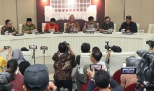KPU RI: Ratusan Bacaleg Tidak Memenuhi Syarat! KPU RI: Ratusan Bacaleg Tidak Memenuhi Syarat!