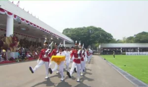 KILAS KEMARIN: Momen Sepatu Lepas Paskibraka Pembawa Baki Bendera hingga Aksi Lucu Menteri Basuki kepada Erick Thohir KILAS KEMARIN: Momen Sepatu Lepas Paskibraka Pembawa Baki Bendera hingga Aksi Lucu Menteri Basuki kepada Erick Thohir