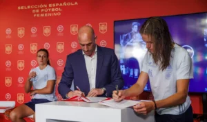 Ketua Federasi Sepak Bola Spayol Luis Rubiales Menolak Mundur Akibat Insiden Kontroversial Cium Pemain Timnas Wanita Spanyol