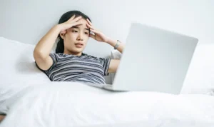 Kebiasaan Buruk di Pagi Hari yang Membuat Kita Lemas Sepanjang Hari Kebiasaan Buruk di Pagi Hari yang Membuat Kita Lemas Sepanjang Hari