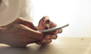 ILUSTRASI Cara Cek Kualitas Udara di HP dengan Mudah, Apakah Terkena Polusi Udara yang Meningkat?/ Pexels/ Adrienn