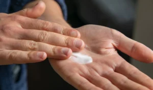 ILUSTRASI Heboh Fake SPF Sunscreen di TikTok/ Pexels/ Elizabeth Iris