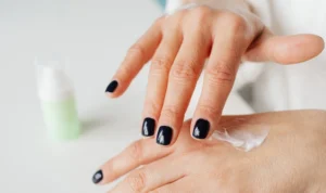 Viral Dugaan Fake SPF, Ini Perbedaan SPF 30 dan 50 pada Sunscreen ILUSTRASI Viral Dugaan Fake SPF Sunscreen, Ketahui Perbedaan SPF 30 dan 50/ Pexels/ Karolina Grabowska